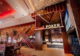 Antarmuka aplikasi erek 38 pada perangkat mobile dengan tampilan Liga 1 dan live dealer